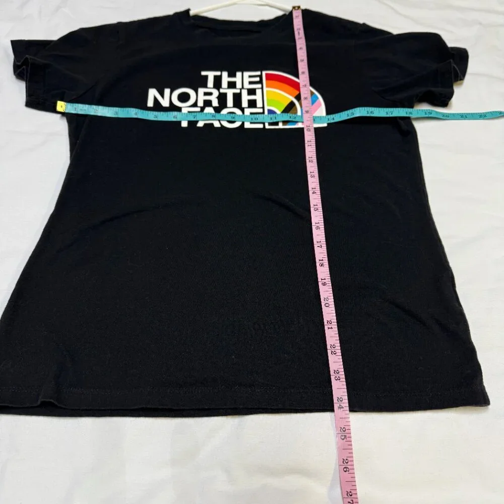 The North Face Rainbow Logo‎ T-Shirt Womens Medium Black Graphic EUC - Picture 6 of 8